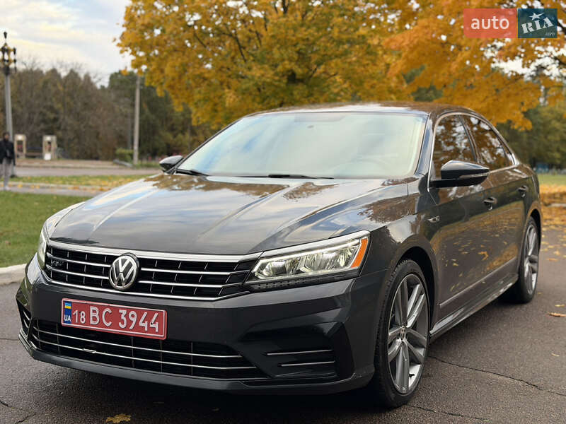 Седан Volkswagen Passat 2017 в Ровно