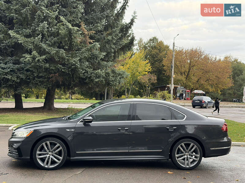 Седан Volkswagen Passat 2017 в Ровно