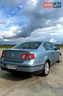 Седан Volkswagen Passat 2005 в 