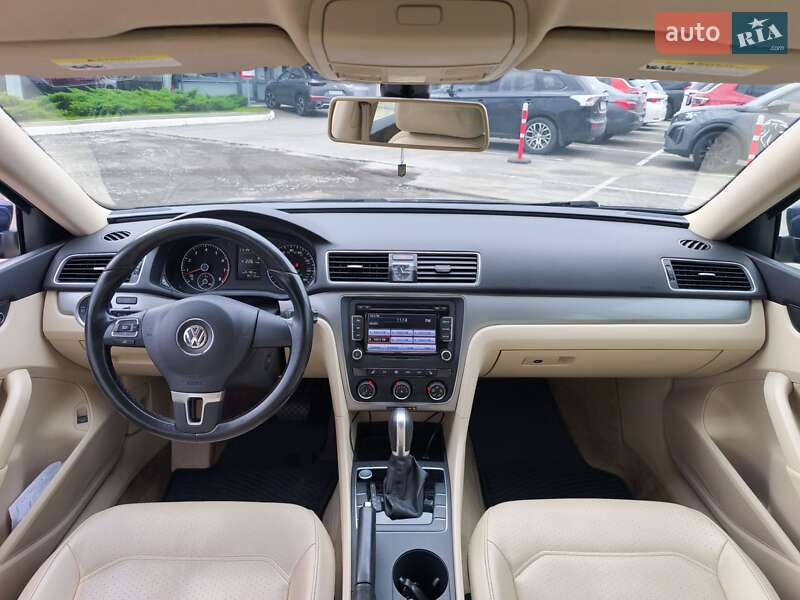 Седан Volkswagen Passat 2015 в Києві