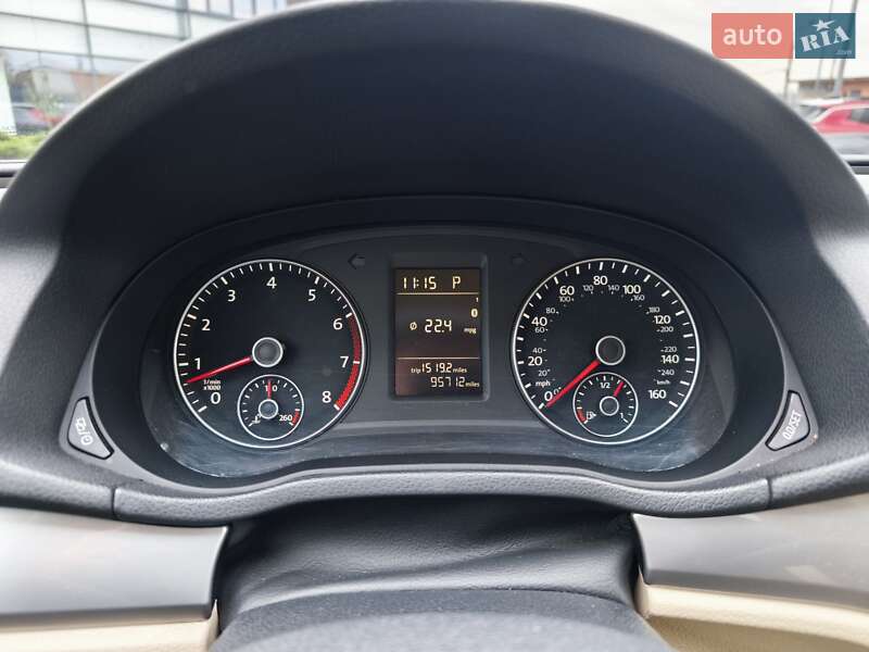 Седан Volkswagen Passat 2015 в Києві