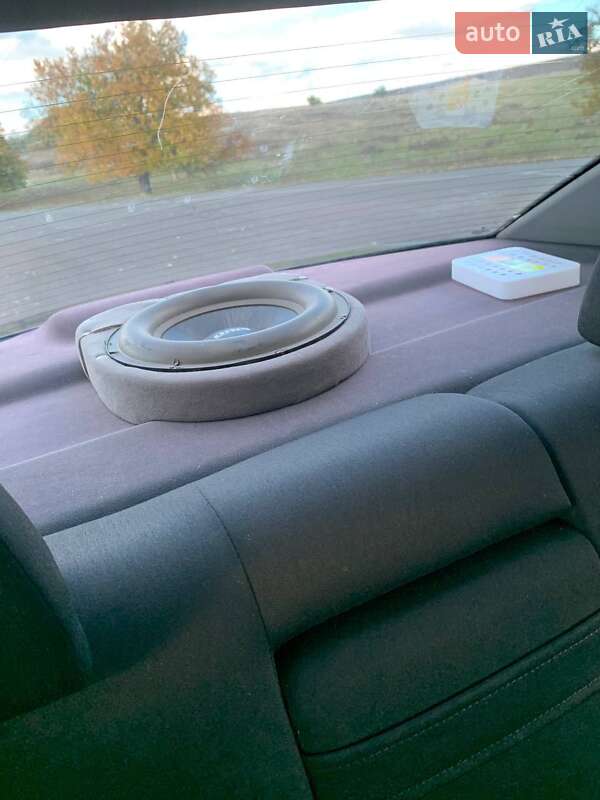 Седан Volkswagen Passat 2001 в Захарьевке фото 14 Седан Volkswagen Passat 2001 в Захарьевке