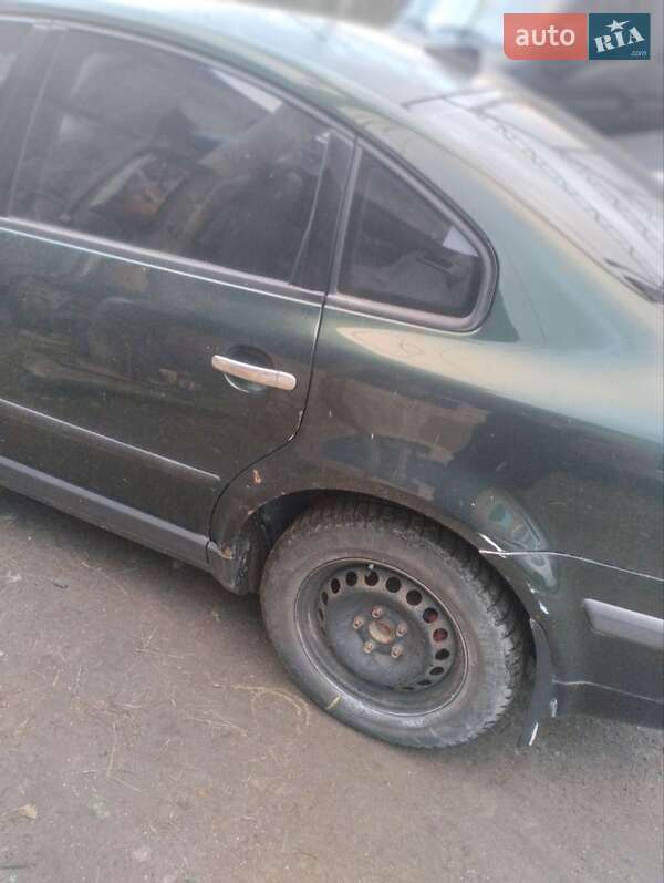 Седан Volkswagen Passat 1998 в Львове