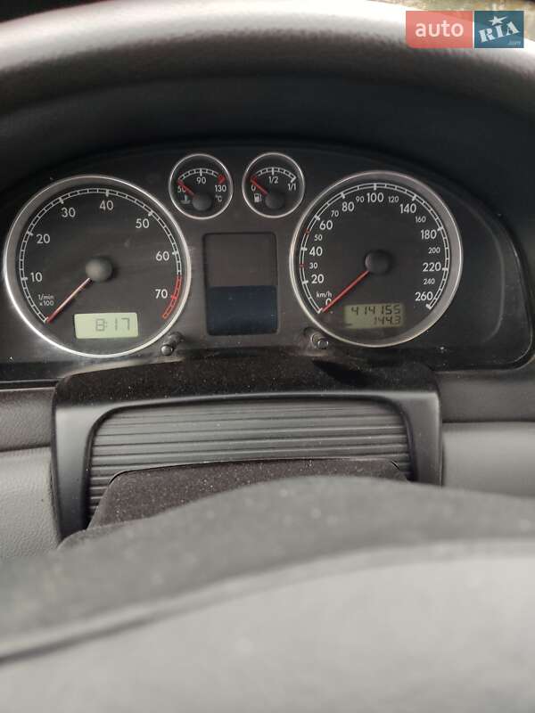 Універсал Volkswagen Passat 2002 в Овручі