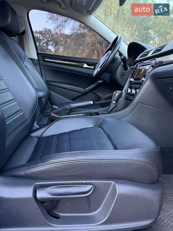 Седан Volkswagen Passat 2015 в Дніпрі фото 25 Седан Volkswagen Passat 2015 в Дніпрі