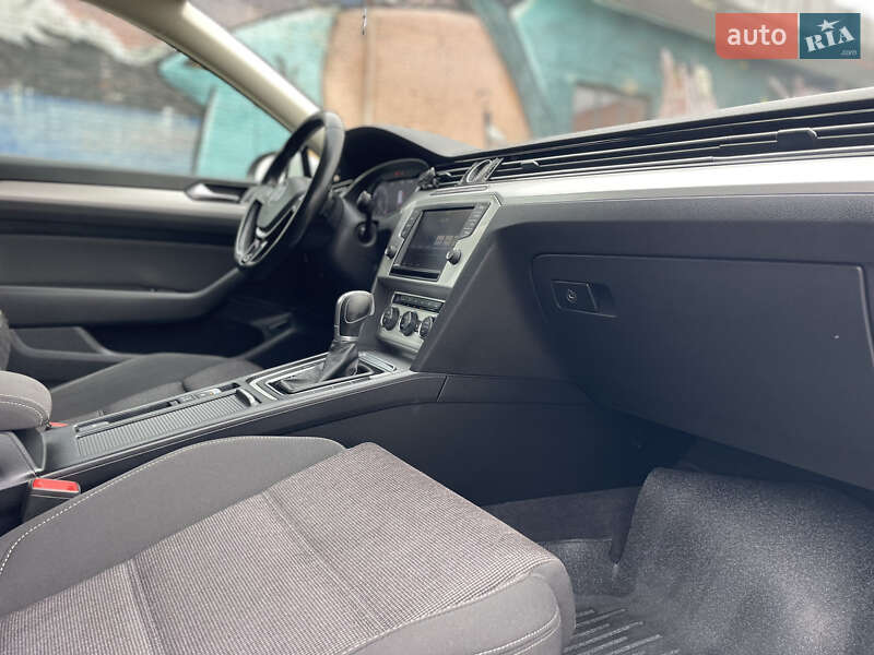 Універсал Volkswagen Passat 2015 в Луцьку фото 54 Універсал Volkswagen Passat 2015 в Луцьку