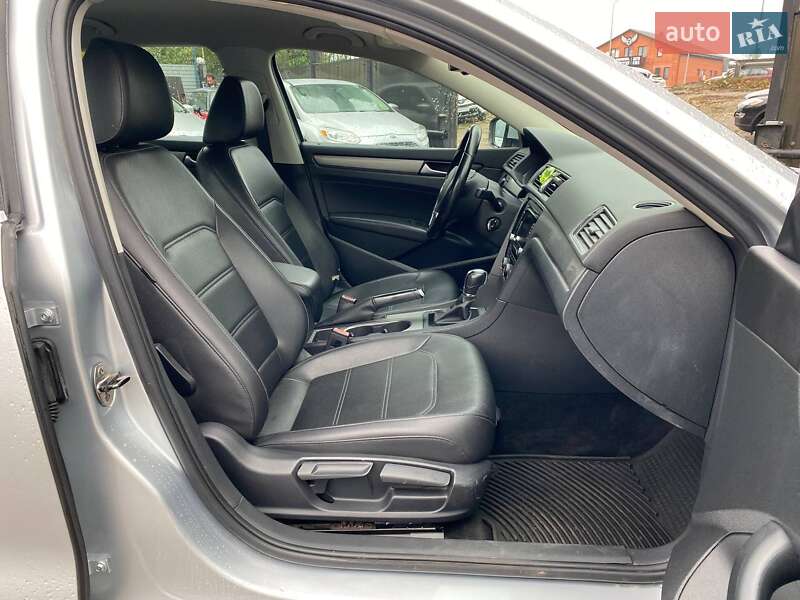 Седан Volkswagen Passat 2014 в Киеве