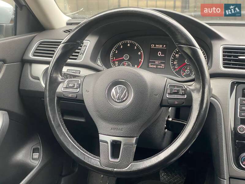 Седан Volkswagen Passat 2014 в Киеве