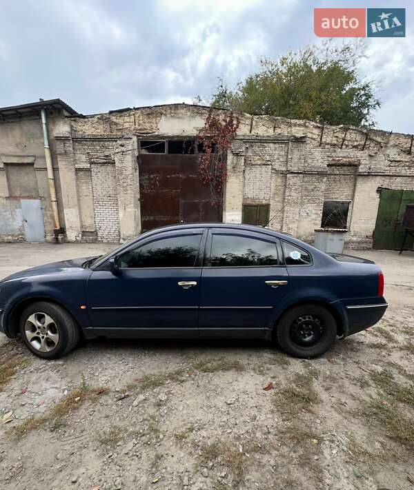 Седан Volkswagen Passat 2000 в Запорожье