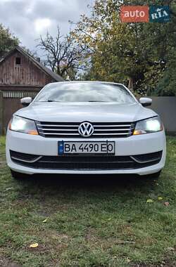 Седан Volkswagen Passat 2013 в Павлиші