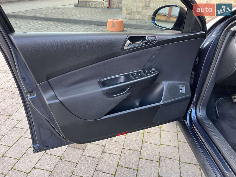 Універсал Volkswagen Passat 2008 в Коломиї