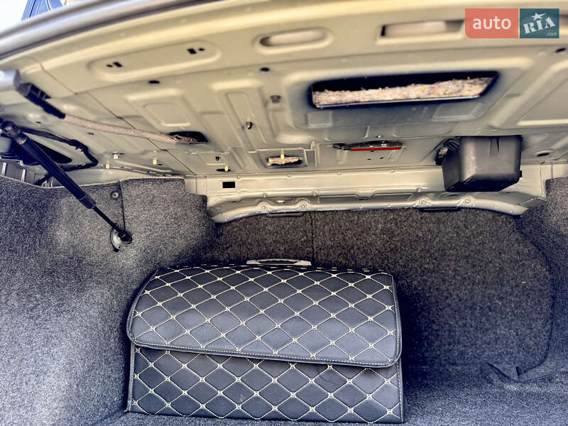 Седан Volkswagen Passat 2014 в Лозовой