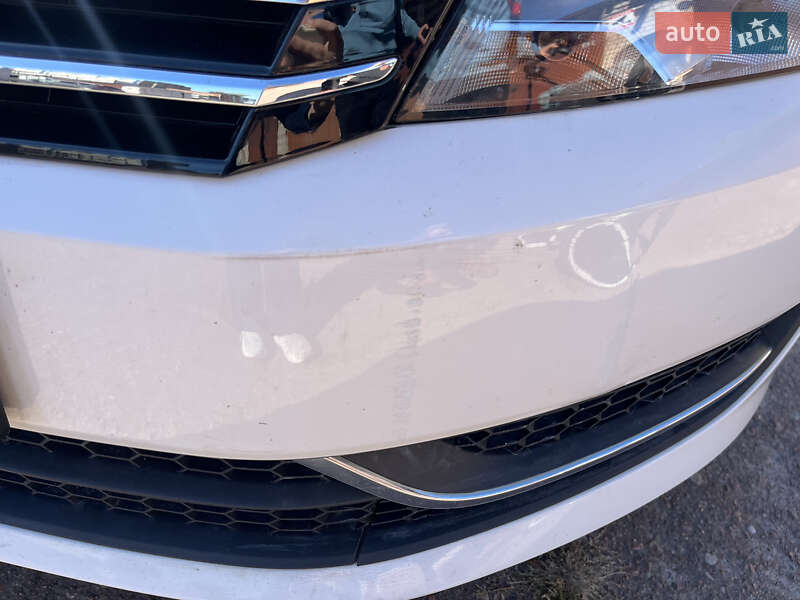 Седан Volkswagen Passat 2012 в Чернигове