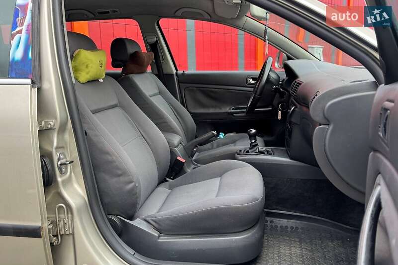 Універсал Volkswagen Passat 2004 в Києві