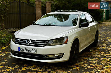 Седан Volkswagen Passat 2012 в Києві