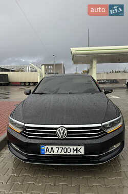 Седан Volkswagen Passat 2015 в 