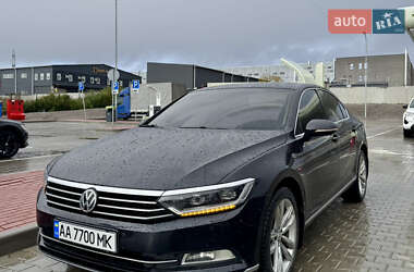 Седан Volkswagen Passat 2015 в Києві
