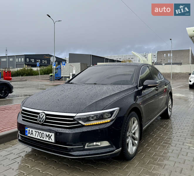 Седан Volkswagen Passat 2015 в Киеве