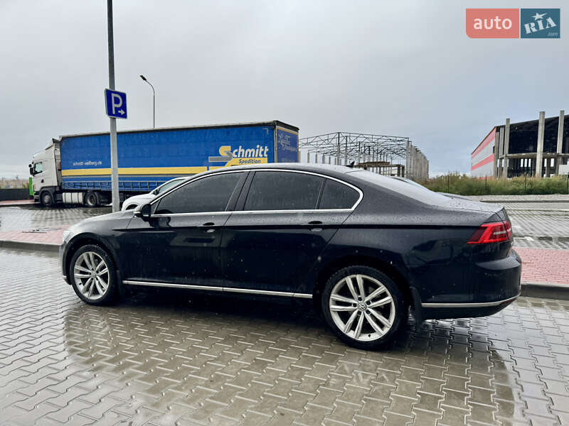 Седан Volkswagen Passat 2015 в Киеве