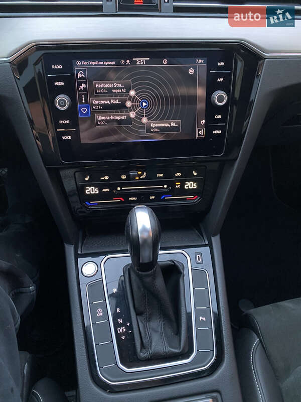 Универсал Volkswagen Passat 2021 в Луцке