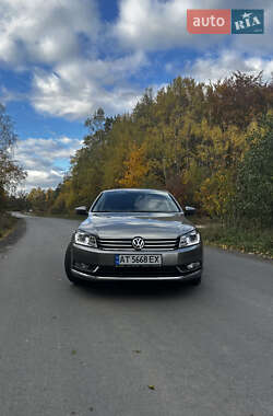 Седан Volkswagen Passat 2012 в 