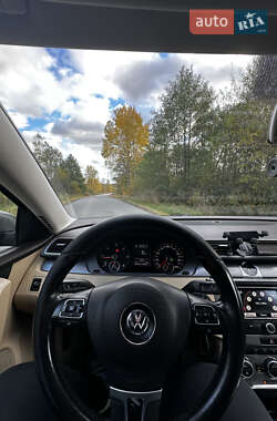 Седан Volkswagen Passat 2012 в 