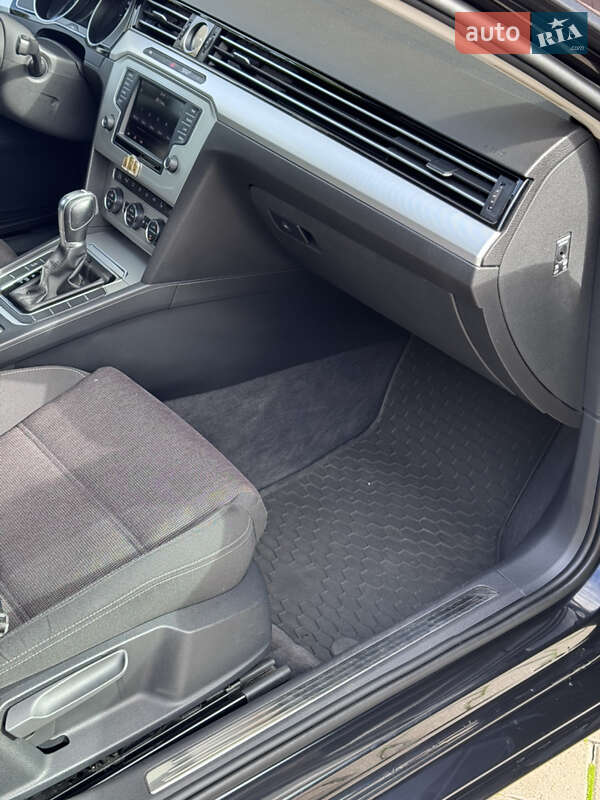 Универсал Volkswagen Passat 2015 в Одессе фото 14 Универсал Volkswagen Passat 2015 в Одессе