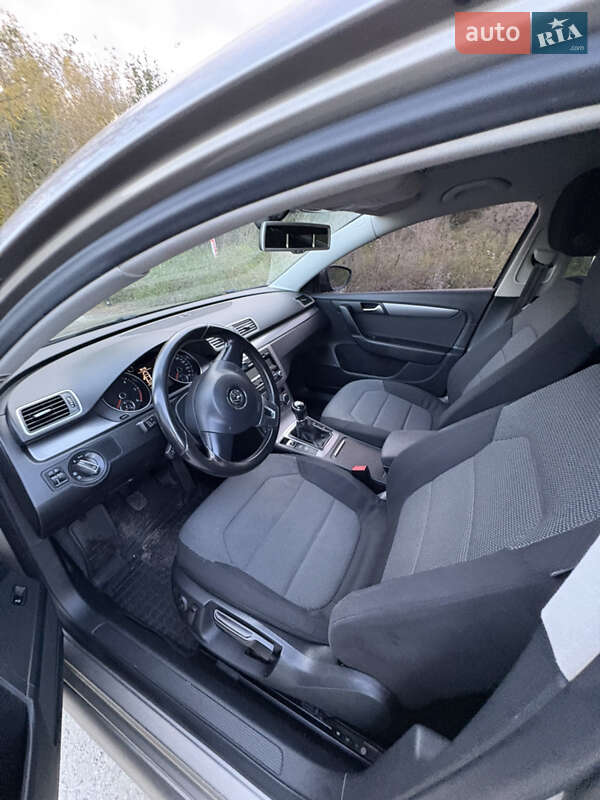 Седан Volkswagen Passat 2013 в Каменец-Подольском