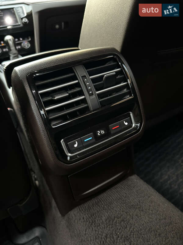 Седан Volkswagen Passat 2015 в Киеве