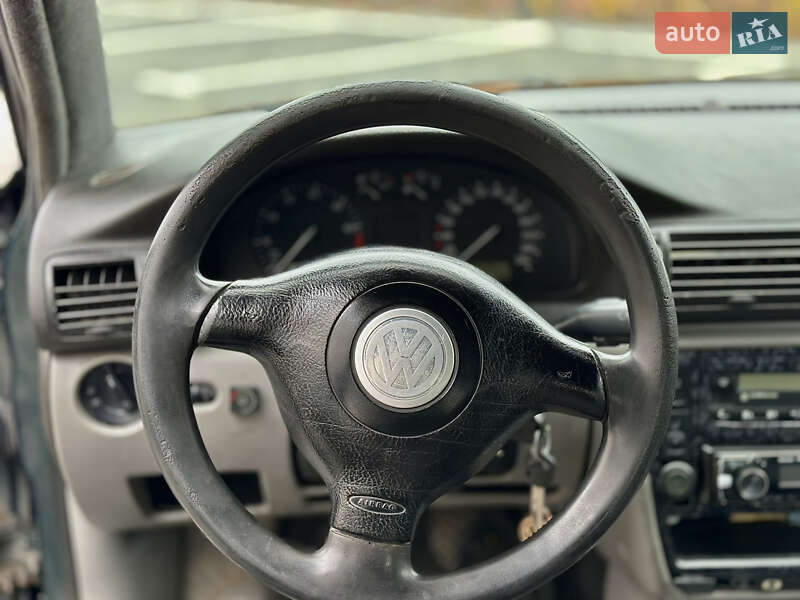 Седан Volkswagen Passat 1997 в Луцке