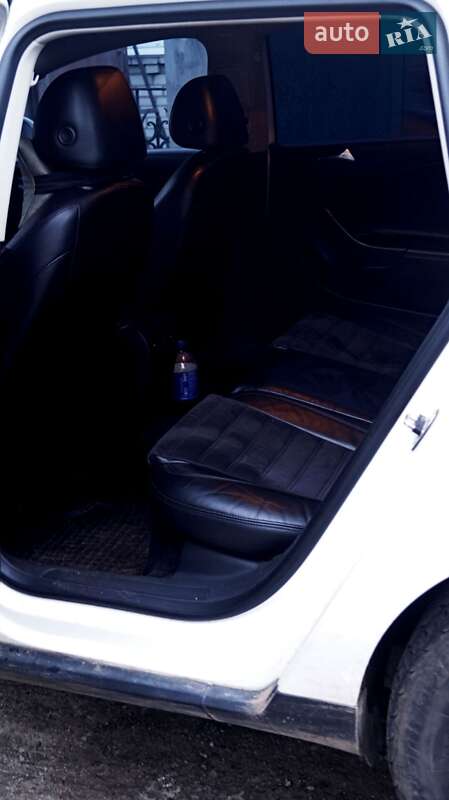 Універсал Volkswagen Passat 2009 в Борисполі фото 12 Універсал Volkswagen Passat 2009 в Борисполі