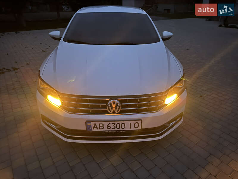 Седан Volkswagen Passat 2017 в Одессе