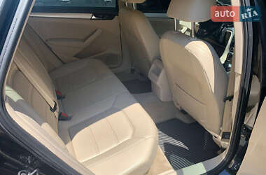 Седан Volkswagen Passat 2012 в 