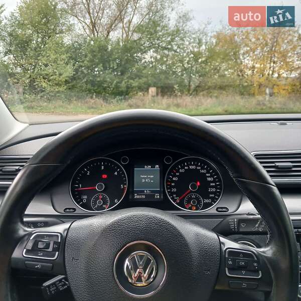 Универсал Volkswagen Passat 2011 в Теребовле