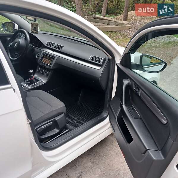 Универсал Volkswagen Passat 2011 в Теребовле