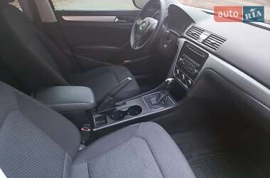 Седан Volkswagen Passat 2012 в 