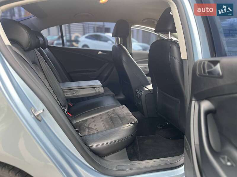 Седан Volkswagen Passat 2009 в Одессе