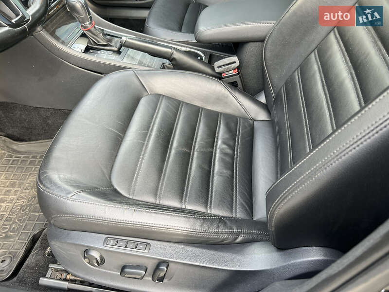 Седан Volkswagen Passat 2016 в Києві