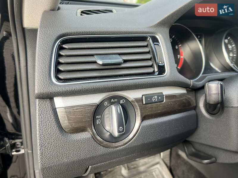 Седан Volkswagen Passat 2016 в Києві