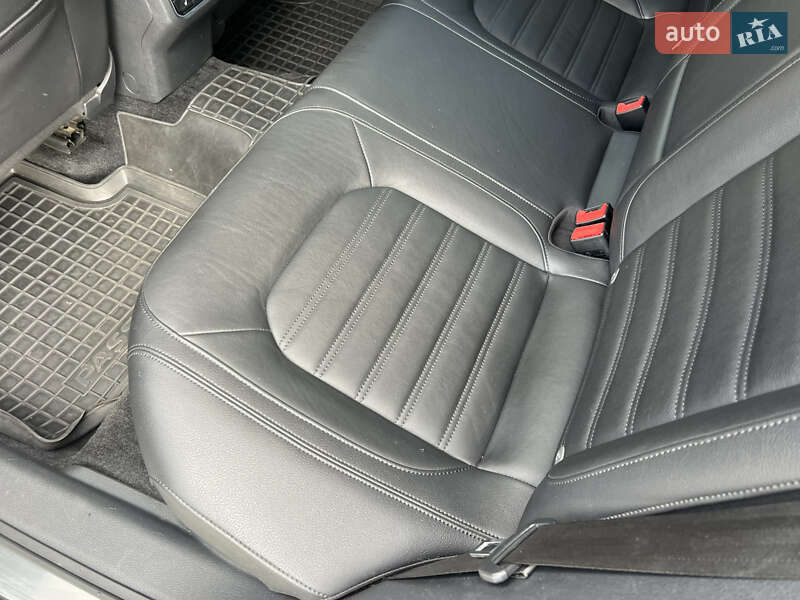 Седан Volkswagen Passat 2016 в Києві