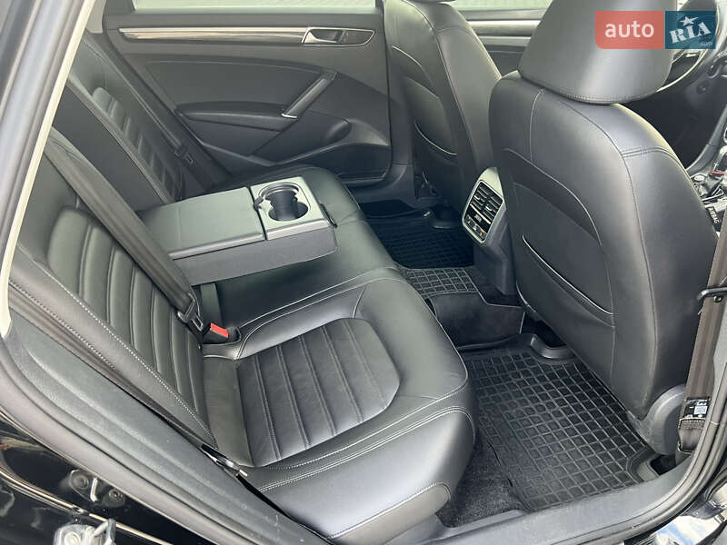 Седан Volkswagen Passat 2016 в Києві