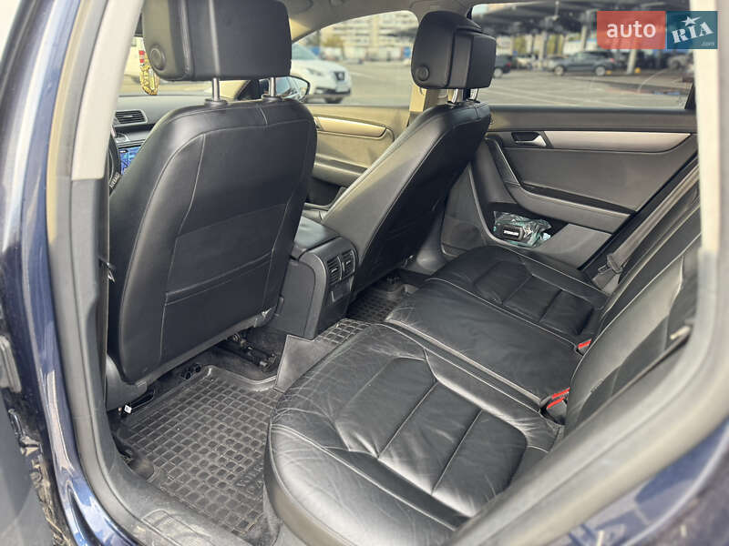 Универсал Volkswagen Passat 2011 в Киеве