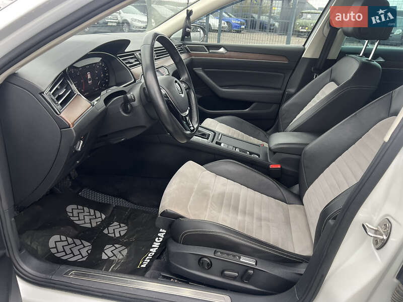 Седан Volkswagen Passat 2018 в Киеве