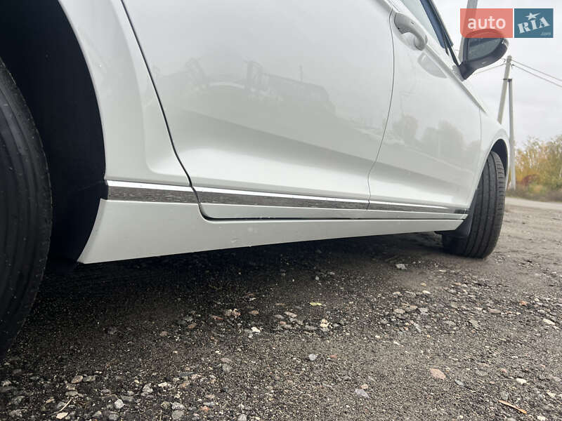 Седан Volkswagen Passat 2018 в Киеве