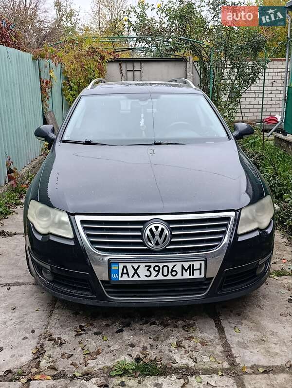 Універсал Volkswagen Passat 2005 в  фото Універсал Volkswagen Passat 2005 в