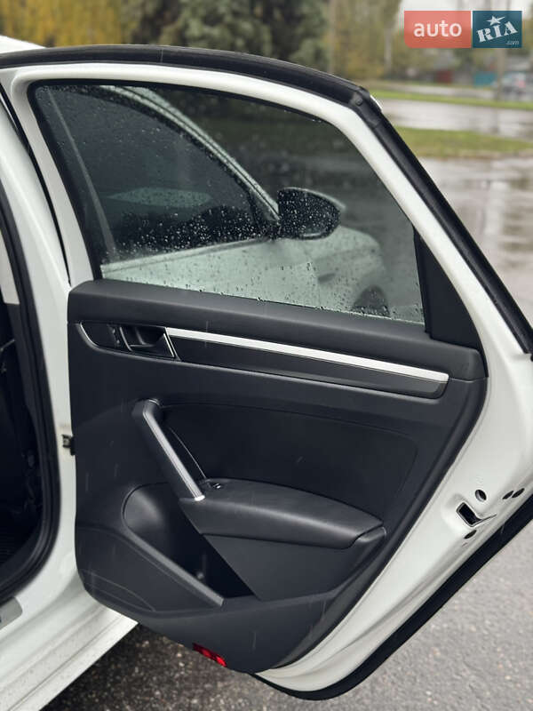 Седан Volkswagen Passat 2017 в Лубнах фото 21 Седан Volkswagen Passat 2017 в Лубнах