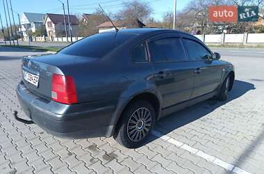 Седан Volkswagen Passat 2000 в 