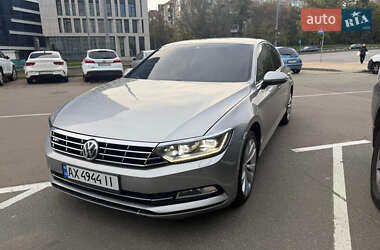 Седан Volkswagen Passat 2015 в Киеве