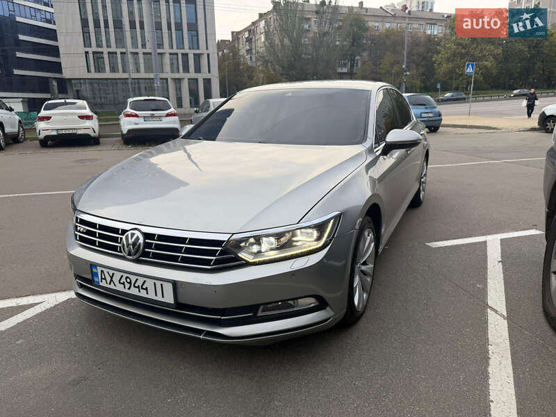 Седан Volkswagen Passat 2015 в 