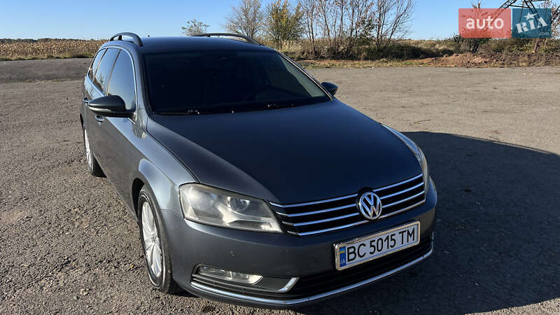 Універсал Volkswagen Passat 2013 в Львові